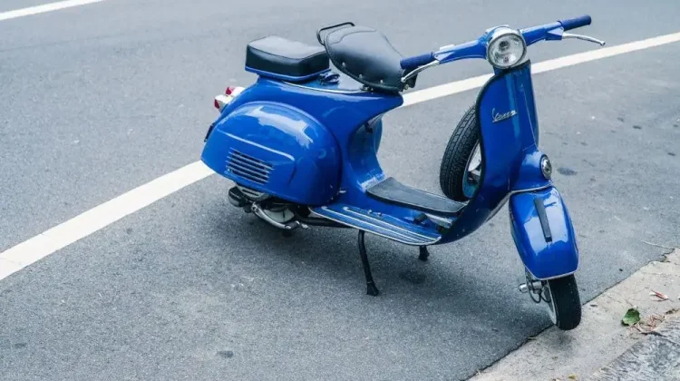 Sejarah Vespa di Indonesia: Dari Kendaraan Umum hingga Simbol Gaya