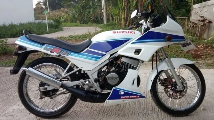 Suzuki RGR 150: Legenda Dua Tak yang Penuh Gaya