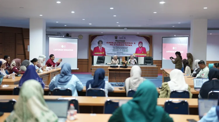 Unhas Perkuat Budaya Kerja Profesional melalui Pelatihan Pelayanan Prima