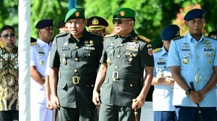 Panglima Devisi Infanteri 3 Kostrad Berganti