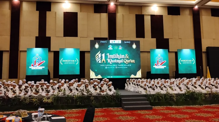 Tangis Haru Orang Tua Warnai Imtihan dan Khotmul Qur’an SIT Ikhtiar