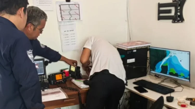 Pelindo Kawal Verifikasi Radio Demi Keselamatan Pelayaran Tanjung Buyut