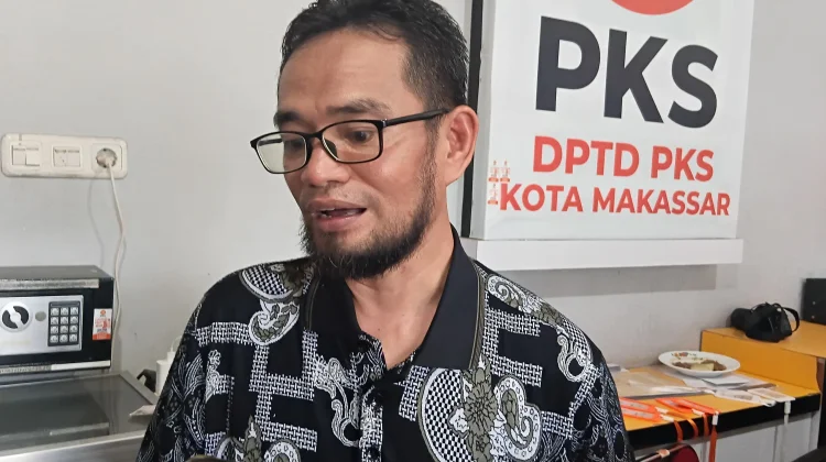 PKS Makassar Sembelih Hewan Kurban untuk Warga