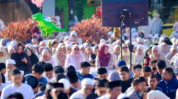 Salat Iduladha di RTH Syekh Yusuf, Bupati Gowa Ajak Warga Perkuat Kepedulian