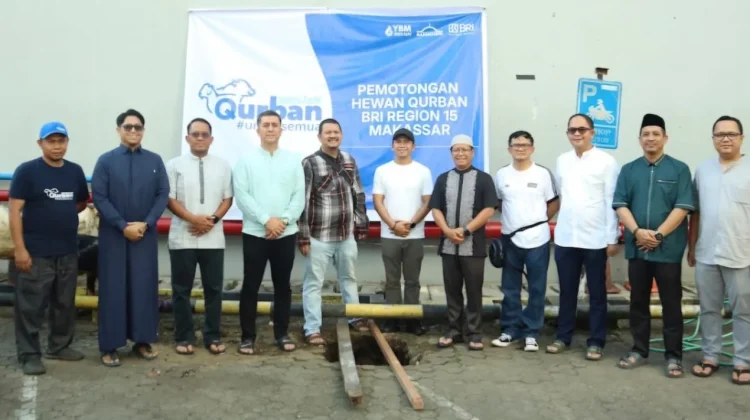 BRI Regional Office Makassar Bersama YBM BRILiaN Gelar Pemotongan Hewan Qurban