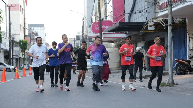 Ribuan Peserta Makassar Half Marathon Serbu Kota Daeng