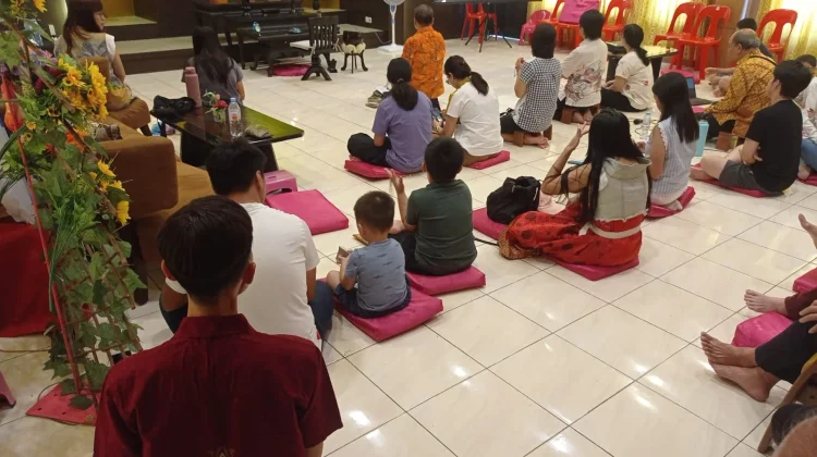 Jemaat Vihara Vimalakirti Parepare Rayakan Tri Suci Waisak