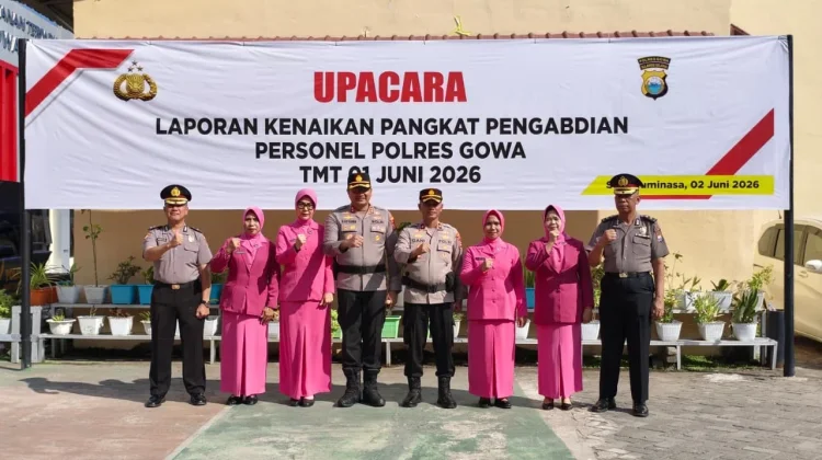 Polres Gowa Gelar Korps Raport, Dua Perwira Terima Kenaikan Pangkat Pengabdian
