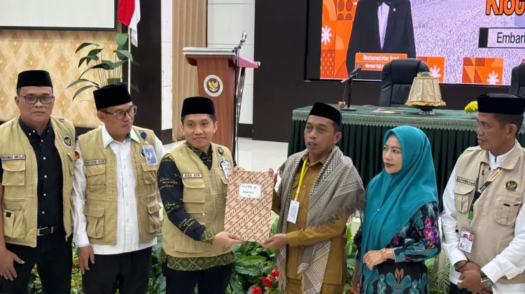 Cetak Sejarah Dua Kloter, Bupati Sidrap Sambut Kepulangan Jamaah Haji Kloter 2
