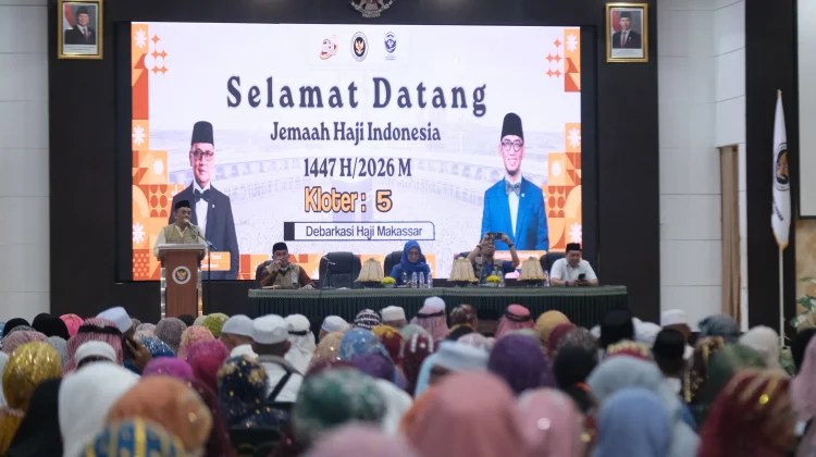 Bupati Gowa Sambut Kepulangan Jemaah Haji Kloter Lima