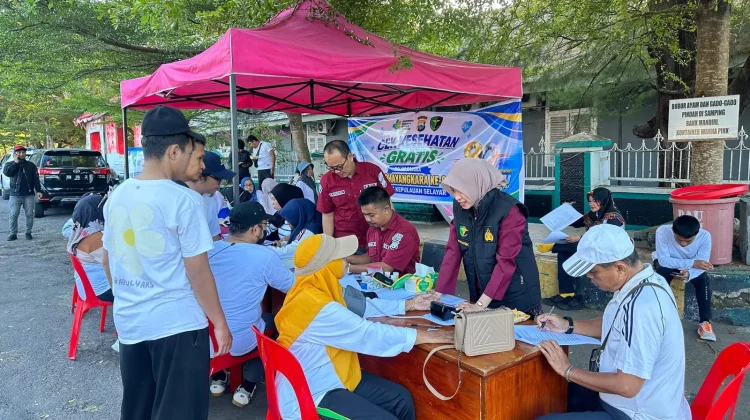 Si Dokkes Polres Selayar Pemeriksaan Kesehatan Gratis Sambut Hari Bhayangkara