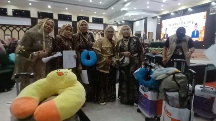 Debarkasi Haji Makassar Terima Kloter 7 UPG, Full Jemaah Haji Gowa