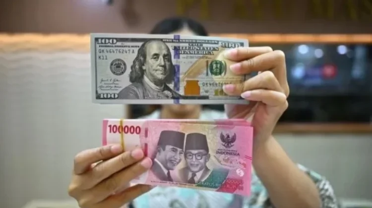 Tekanan Kurs Dolar Kian Berat, BI Dinilai Perlu Pertimbangkan Kenaikan Suku Bunga