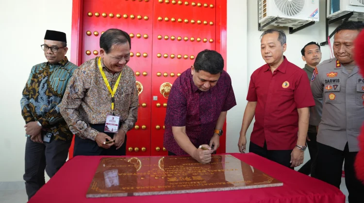 Resmikan Kelenteng Ji Li Gong, Munafri Tekankan Peran Rumah Ibadah Bina Generasi