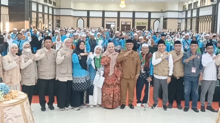 Kloter 10 UPG Kembali dari Tanah Suci, Wabup Wajo Harap Jemaah Jadi Teladan