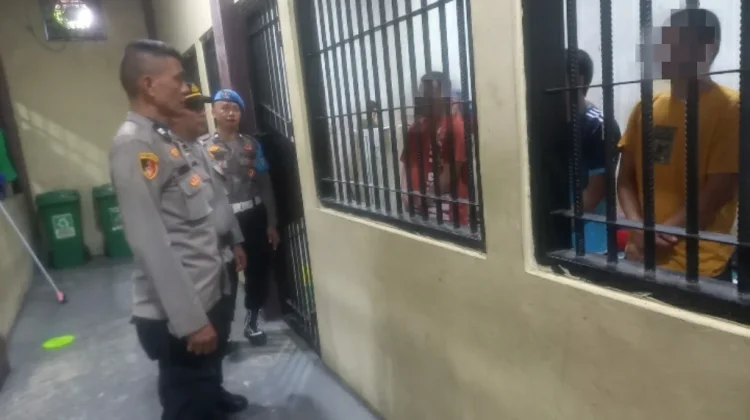 Kontrol Ruang Tahanan, Polres Gowa Pastikan Seluruh Tahanan dalam Kondisi Baik