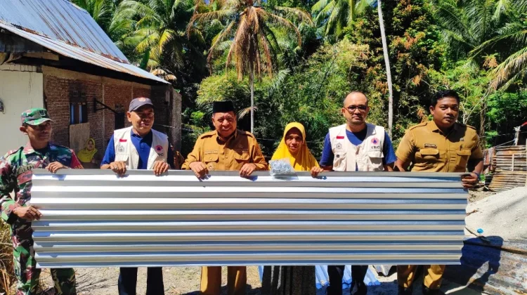 BAZNAS dan BPBD Serahkan Bantuan Korban kebakaran di Kaburu