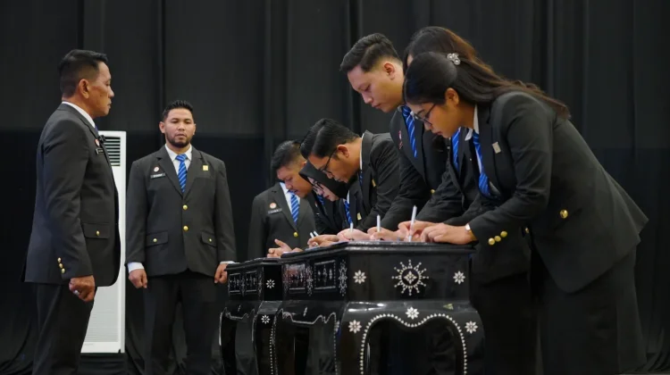 Kemenkum Sulsel Lantik Pejabat Fungsional Penyuluh Hukum Ahli Madya dan Analis KI