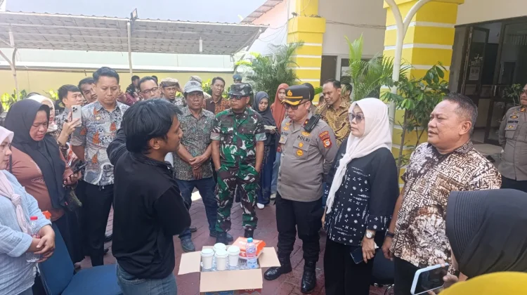 Pedagang Kelapa Muda Benteng Rotterdam Akan Direlokasi ke Pasar Kampung Baru