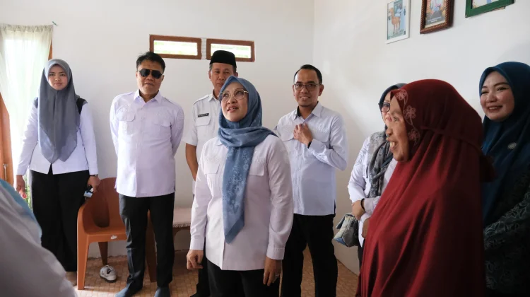 Bupati Gowa Pastikan Bantuan Bedah Rumah untuk Warga Miskin Ekstrem Tepat Sasaran