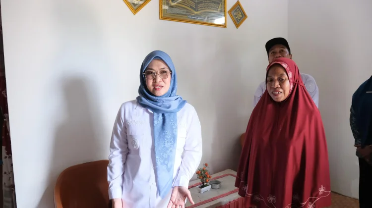 Bupati Gowa Pastikan Bantuan Bedah Rumah untuk Warga Miskin Ekstrem Tepat Sasaran