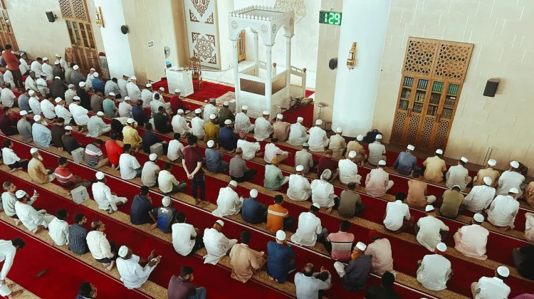 Keutamaan Salat Berjamaah Raih Pahala Berlipat Ganda