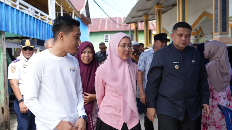 Didampingi Ketua TP PKK, Munafri Tinjau Layanan Warga di Kepulauan Sangkarrang