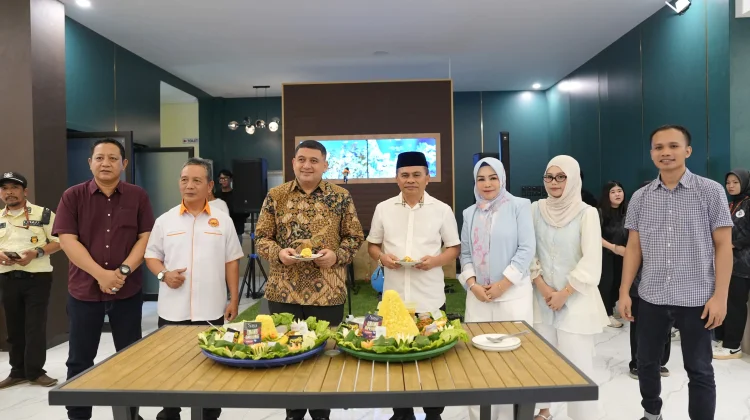 Munafri Resmikan Cafe Sasa and Bilyard, Ingatkan Pelaku Usaha Kelola Sampah