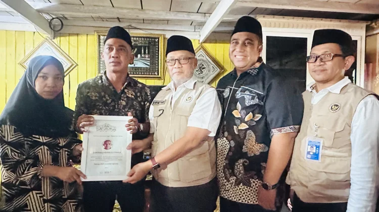 Menteri Haji Takziah ke Rumah Jemaah Maros yang Wafat di Tanah Suci