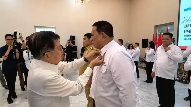 Lantik Pengurus PMI Sulut, JK: Gerakan Kemanusiaan PMI Tak Kenal Batas Negara
