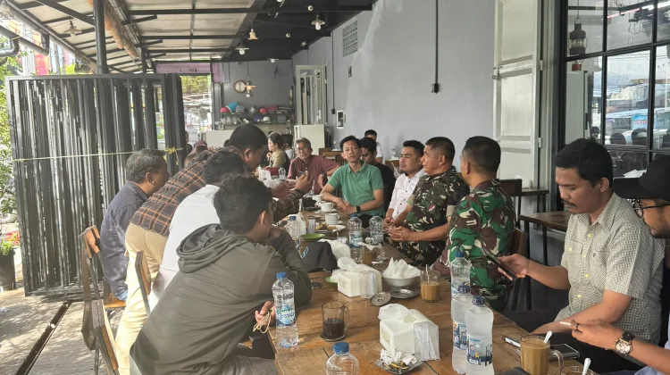 Ngopi Bareng Warga, Pangdam Bahas Demo BBM dan Banjir Sulsel