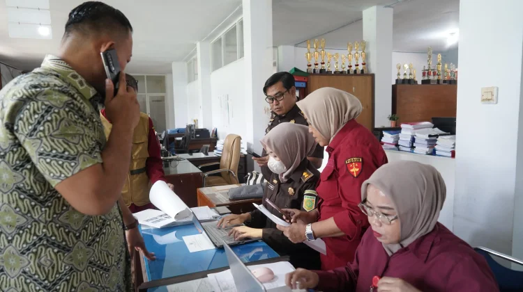 Penyidik Kejati Sulsel Geledah Kantor Dinas Pendidikan Sulsel