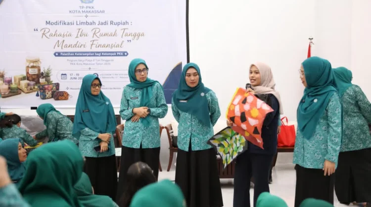 Modifikasi Limbah Jadi Rupiah, TP PKK Makassar Dorong Kader Mandiri Finansial