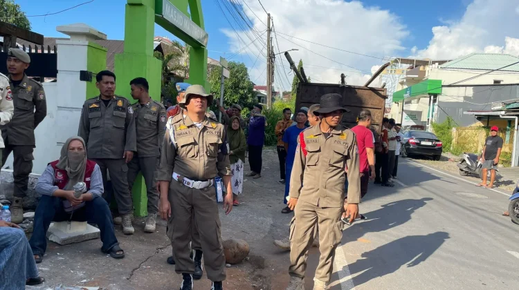 Kecamatan Mariso Tertibkan 40 Lapak di Atas Fasum, Ada yang Berdiri sejak 1980-an