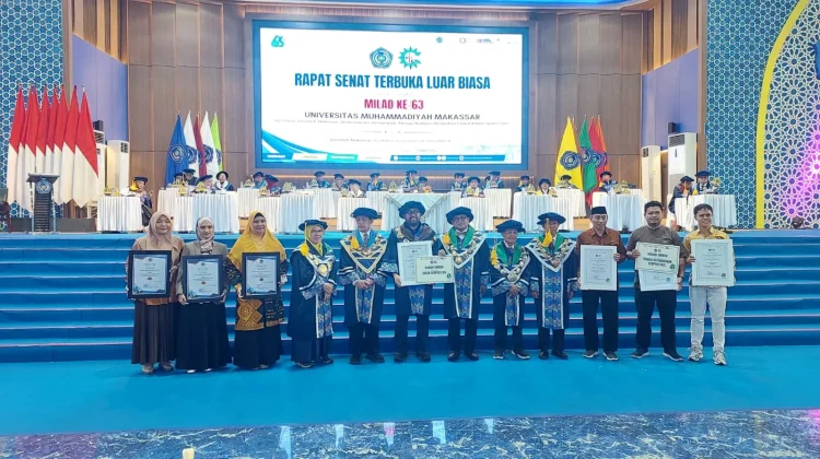 Unismuh Makassar Beri Umrah Pegawai Berprestasi