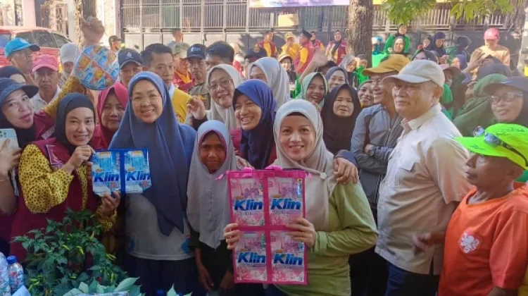 Asria Yacob Sulap Sampah Jadi Bernilai guna