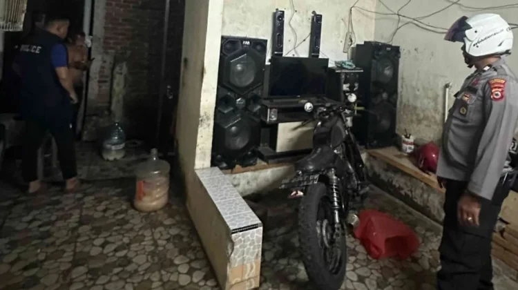 Aparat Polsek Manggala Membubarkan Pesta Minuman Keras