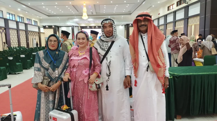 Pulang dengan Hati Bahagia, Jemaah Haji Papua Barat Syukuri Kelancaran Ibadah Haji