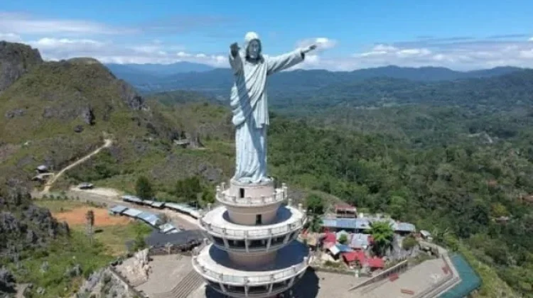 Mengenal Patung Yesus Buntu Burake, Salah Satu Patung Yesus Tertinggi di Dunia