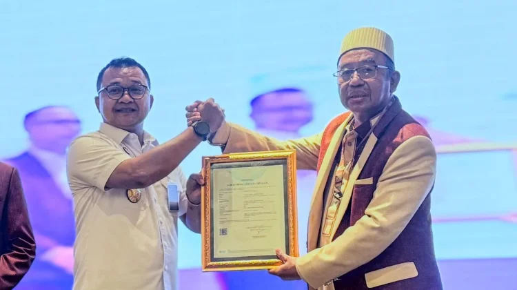 Serahkan Sertifikat Ciptaan Buku Islami, Kemenkum Dorong Pelindungan Karya