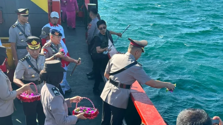 Hari Bhayangkara Ke-80, Kapolres Parepare Pimpin Tradisi Tabur Bunga