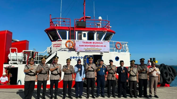 Hari Bhayangkara Ke-80, Kapolres Parepare Pimpin Tradisi Tabur Bunga