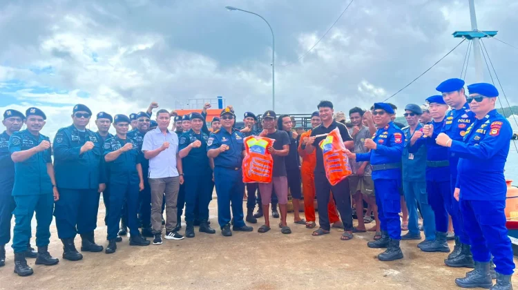 Sat Polairud Selayar Sosialisasikan Keselamatan Pelayaran Antar Pulau
