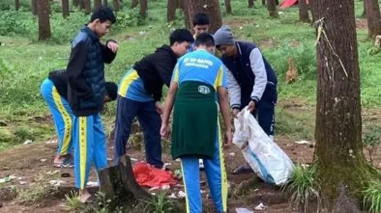 Backpacker SMPIT Ar Rasyid Makassar: Belajar dari Alam, Menumbuhkan Kemandirian