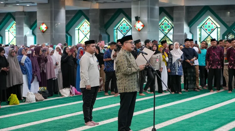 Wali Kota Munafri Lantik 153 Imam Kelurahan, Perkuat Peran Keagamaan dan Sosial
