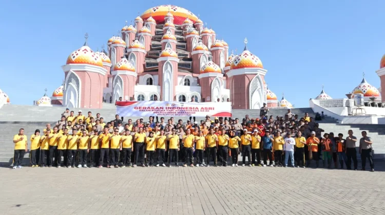 Polrestabes Makassar Laksanakan Gerakan Indonesia Asri di Masjid 99 Kubah