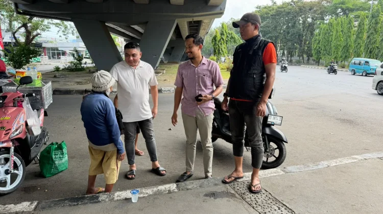Dinsos Makassar Tindaklanjuti Aduan di Medsos, Pulangkan Lansia Terlantar