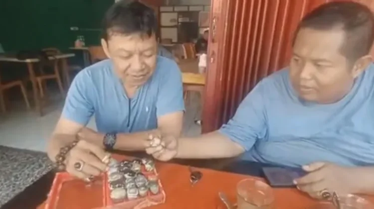 Pedagang Batu Akik Maros Setia Menjaga Tradisi Warisan Leluhur