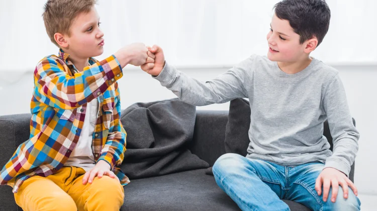 Kenali Penyebab Sibling Rivalry agar Hubungan Kakak-Adik Tetap Harmonis