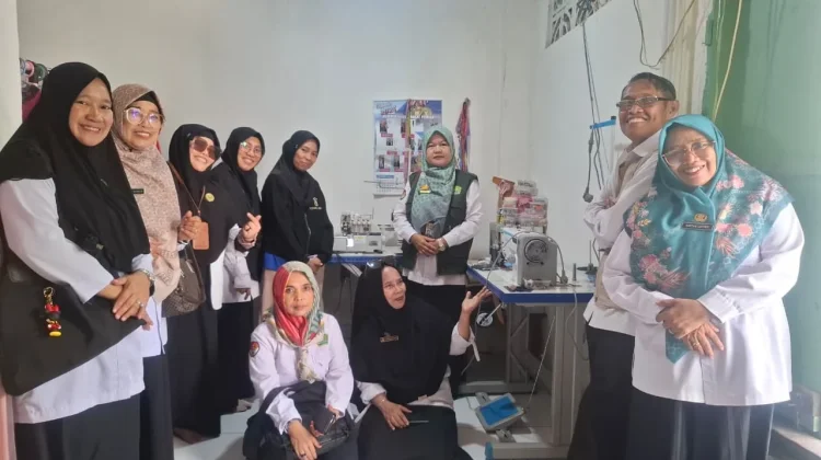 Kisah Yuliana, Pengrajin Jahit Parepare yang Mandiri Berkat Bantuan Kemenag